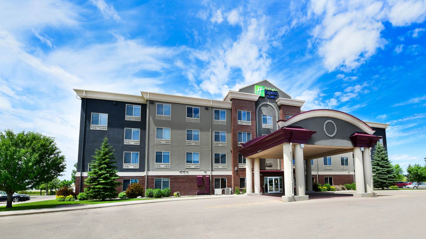 Holiday Inn Express Hotel & Suites - Visit Grand Forks